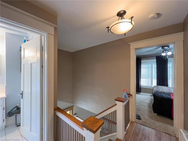 5113 St Lawrence Avenue, House detached with 3 bedrooms, 2 bathrooms and 3 parking in Niagara Falls ON | Image 3