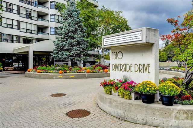 1004 - 1510 Riverside Drive, Condo with 2 bedrooms, 2 bathrooms and 1 parking in Ottawa ON | Image 3