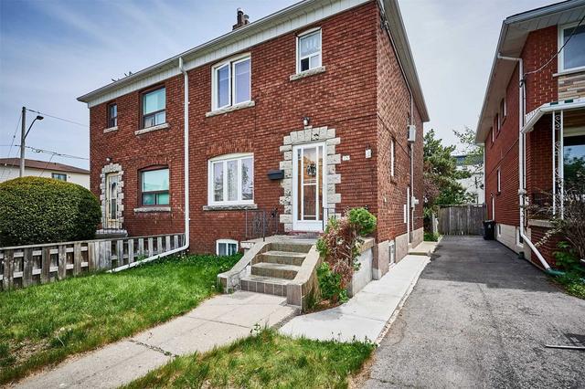 15 Memorial Park Ave, House semidetached with 3 bedrooms, 2 bathrooms and 2 parking in Toronto ON | Image 12