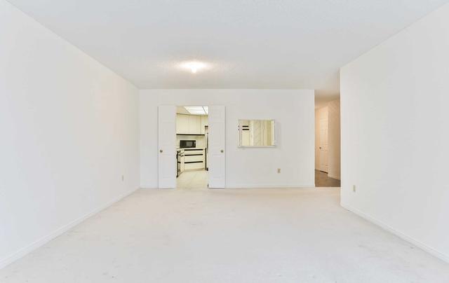 108 - 131 Beecroft Rd, Condo with 2 bedrooms, 2 bathrooms and 1 parking in Toronto ON | Image 6