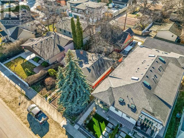 861 Martin Avenue, House detached with 5 bedrooms, 3 bathrooms and 4 parking in Kelowna BC | Image 11