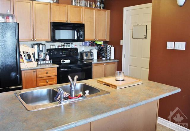 c - 170 Waterbridge Drive, Condo with 2 bedrooms, 1 bathrooms and 2 parking in Ottawa ON | Image 11