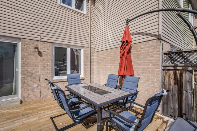 70 Pinebrook Cres, House attached with 3 bedrooms, 2 bathrooms and 3 parking in Whitby ON | Image 21