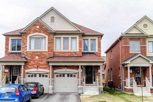 18 Silver Charm Dr, House semidetached with 3 bedrooms, 4 bathrooms and 1 parking in East Gwillimbury ON | Image 1