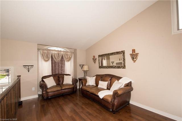8654 Mcgarry Drive, House detached with 5 bedrooms, 3 bathrooms and 5 parking in Niagara Falls ON | Image 13