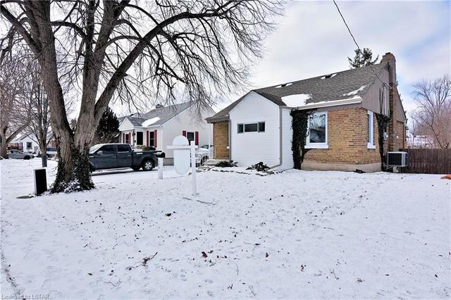 165 Kirby Street, House detached with 3 bedrooms, 1 bathrooms and null parking in Sarnia ON | Image 12