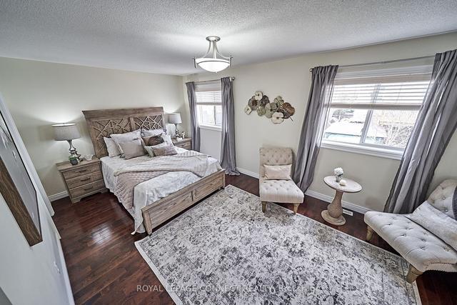 16 Teardrop Cres, House detached with 3 bedrooms, 3 bathrooms and 4 parking in Whitby ON | Image 24