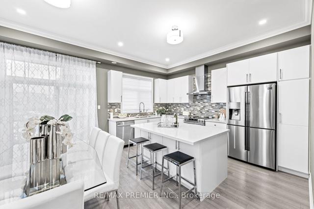 197 Arianna Cres, House detached with 3 bedrooms, 5 bathrooms and 4 parking in Vaughan ON | Image 11