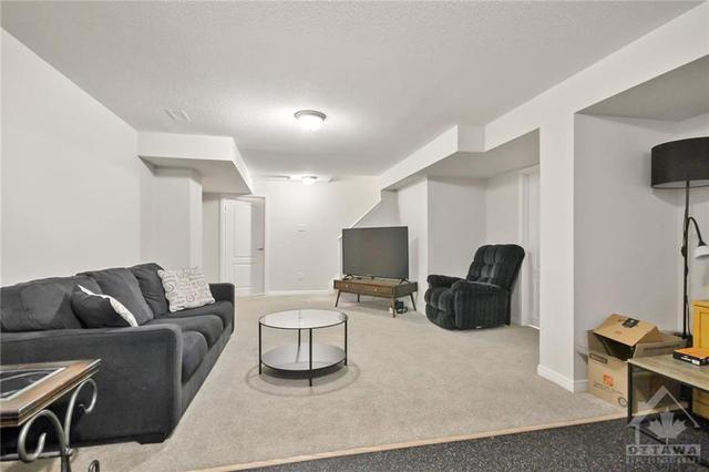 211 Don Brown Private, Townhouse with 3 bedrooms, 3 bathrooms and 4 parking in Ottawa ON | Image 25