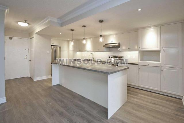 1422 - 32 Clarissa Dr, Condo with 2 bedrooms, 2 bathrooms and 1 parking in Richmond Hill ON | Image 5
