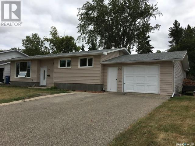 1129 Kaposvar Drive, House detached with 4 bedrooms, 3 bathrooms and null parking in Esterhazy SK | Image 1