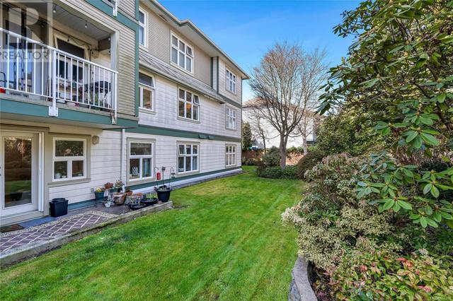 105 - 3010 Washington Ave, Condo with 2 bedrooms, 2 bathrooms and 1 parking in Victoria BC | Image 17