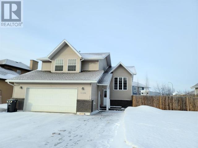 10304 85 Street, House detached with 4 bedrooms, 3 bathrooms and 4 parking in Peace River AB | Card Image