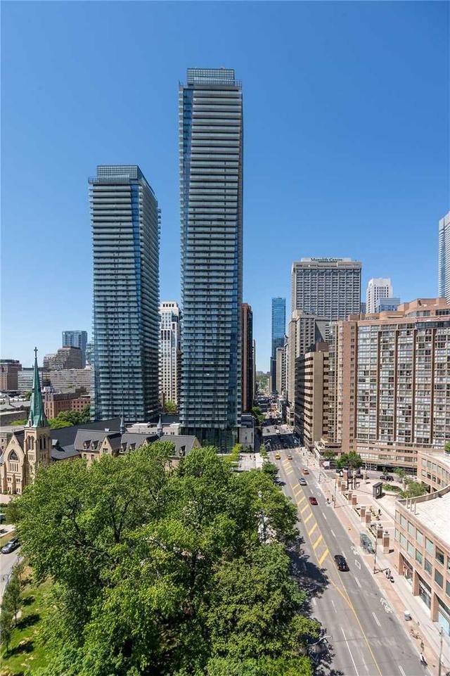1322 - 57 St Joseph St, Condo with 1 bedrooms, 1 bathrooms and 1 parking in Toronto ON | Image 1