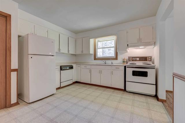 85 Maple Ave, House detached with 3 bedrooms, 2 bathrooms and 10 parking in Hamilton ON | Image 3