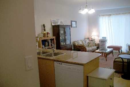 1d - 8 Rosebank Dr, Condo with 1 bedrooms, 1 bathrooms and 1 parking in Toronto ON | Image 9
