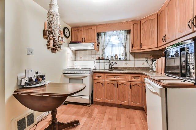 86 Ypres Rd, House detached with 3 bedrooms, 2 bathrooms and 3 parking in Toronto ON | Image 8