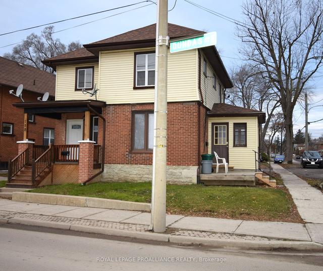158 Dundas St E, House detached with 2 bedrooms, 2 bathrooms and 4 parking in Belleville ON | Image 4