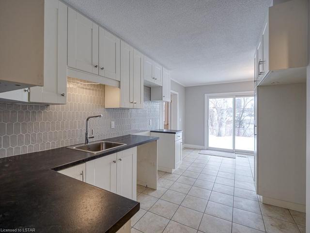 78 - 121 University Avenue E, House attached with 5 bedrooms, 2 bathrooms and 1 parking in Waterloo ON | Image 9
