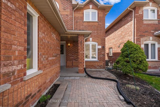 834 Surin Crt, House detached with 3 bedrooms, 4 bathrooms and 6 parking in Newmarket ON | Image 23