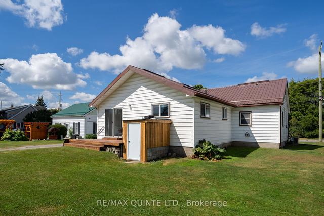 536 Cannifton Rd N, House detached with 3 bedrooms, 2 bathrooms and 4 parking in Belleville ON | Image 16