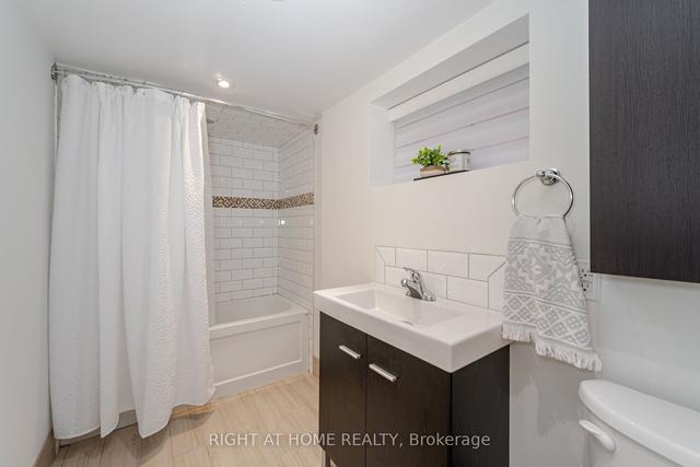 73 Fourth St, House detached with 2 bedrooms, 2 bathrooms and 1 parking in Toronto ON | Image 26