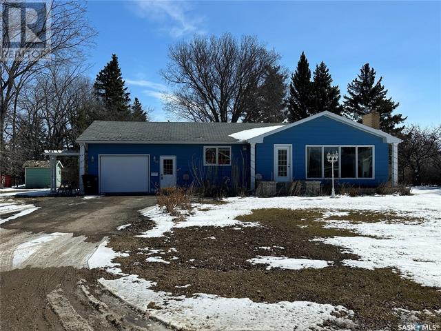 10 Phillips Street, House detached with 3 bedrooms, 2 bathrooms and null parking in Quill Lake SK | Image 1