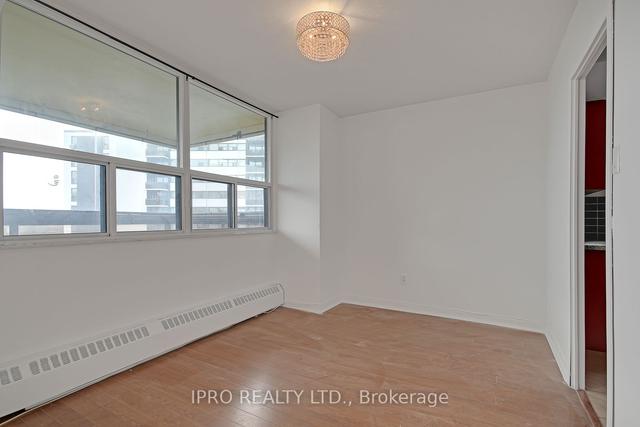 1004 - 551 The West Mall, Condo with 3 bedrooms, 2 bathrooms and 1 parking in Toronto ON | Image 3