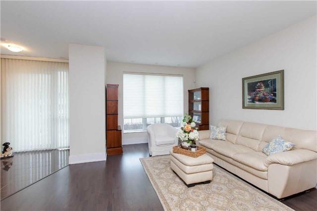 th02 - 15 Viking Lane, Townhouse with 3 bedrooms, 3 bathrooms and 2 parking in Toronto ON | Image 3