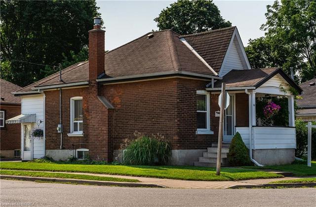 36 Gordon Street, House detached with 2 bedrooms, 1 bathrooms and null parking in Brantford ON | Image 2