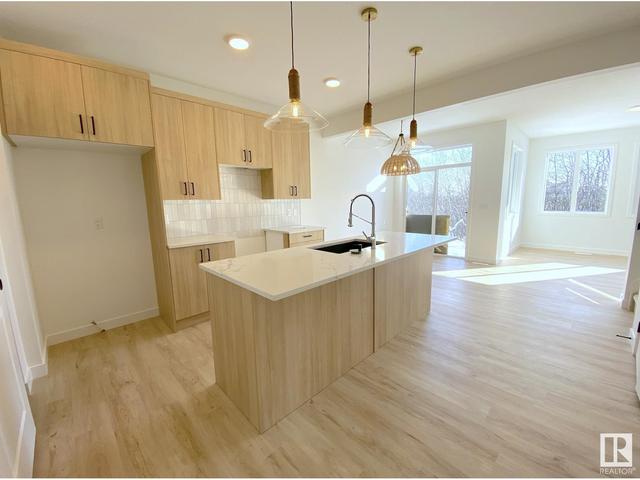 415 Conroy Cr Sw, House detached with 3 bedrooms, 2 bathrooms and null parking in Edmonton AB | Image 2