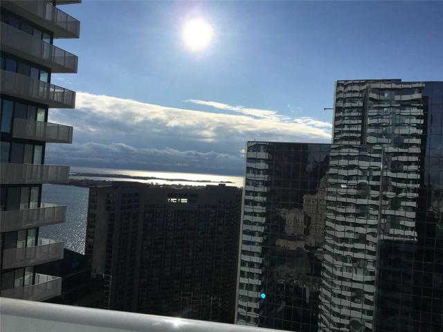 3907 - 100 Harbour St, Condo with 1 bedrooms, 1 bathrooms and null parking in Toronto ON | Image 6