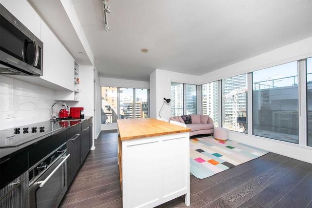 1110 - 68 Shuter St, Condo with 2 bedrooms, 2 bathrooms and 1 parking in Toronto ON | Image 38