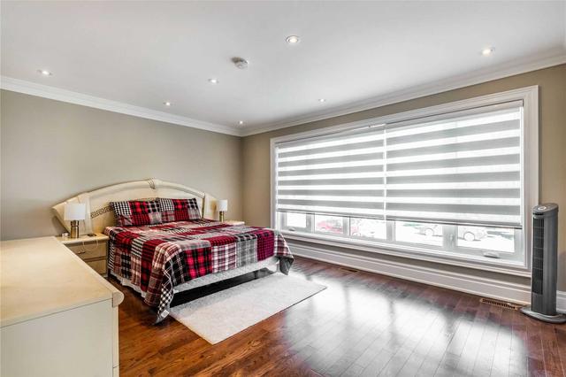 59 Gatesgill Cres, House detached with 4 bedrooms, 3 bathrooms and 4 parking in Toronto ON | Image 9