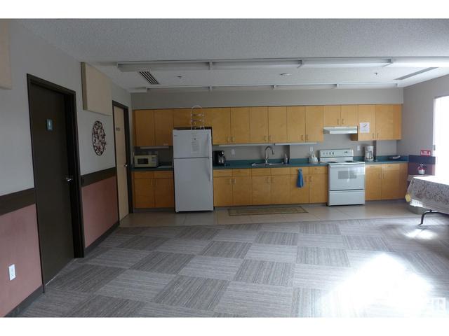 313 - 2011 137 Av Nw, Condo with 2 bedrooms, 1 bathrooms and 1 parking in Edmonton AB | Image 7