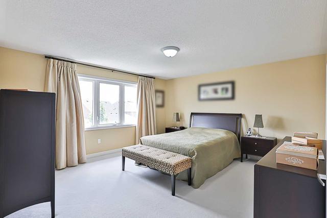 34 Heaney Crt, House detached with 4 bedrooms, 4 bathrooms and 6 parking in Aurora ON | Image 9