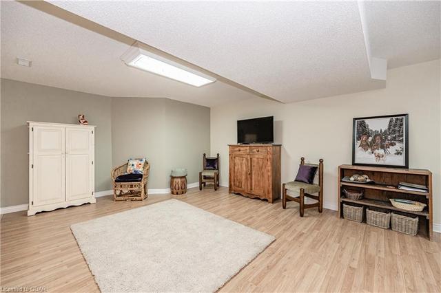 83 Parkside Drive, House detached with 2 bedrooms, 2 bathrooms and 4 parking in Guelph ON | Image 22
