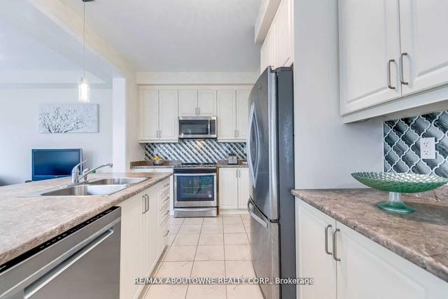 128 Celano Dr, House detached with 3 bedrooms, 3 bathrooms and 4 parking in Hamilton ON | Image 3
