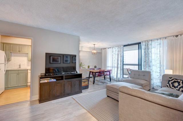 1207 - 100 Quebec Ave, Condo with 2 bedrooms, 2 bathrooms and 1 parking in Toronto ON | Image 14