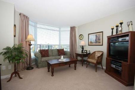 101 - 340 Watson St, Condo with 1 bedrooms, 1 bathrooms and 1 parking in Whitby ON | Image 4