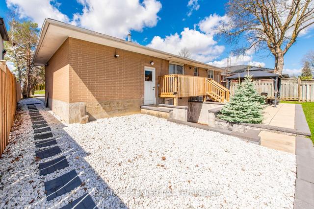 17 Ryder Rd, House detached with 3 bedrooms, 2 bathrooms and 9 parking in Vaughan ON | Image 32