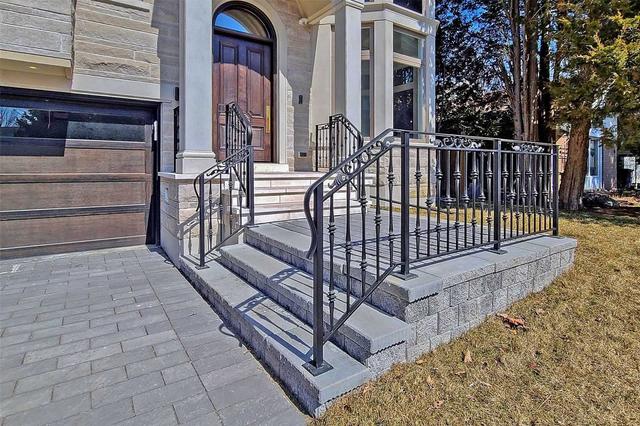 19 Ashgrove Pl, House detached with 5 bedrooms, 7 bathrooms and 6 parking in Toronto ON | Image 30