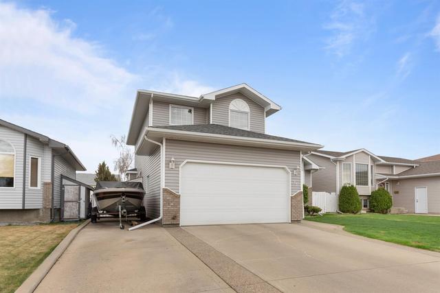 15 Stafford Street Se, House detached with 5 bedrooms, 3 bathrooms and 4 parking in Medicine Hat AB | Image 2