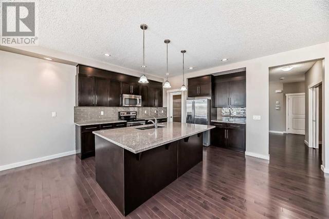 554 Sherwood Boulevard Nw, House detached with 6 bedrooms, 3 bathrooms and 4 parking in Calgary AB | Image 4