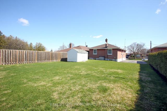 868 Myers St, House detached with 3 bedrooms, 2 bathrooms and 5 parking in Oshawa ON | Image 14
