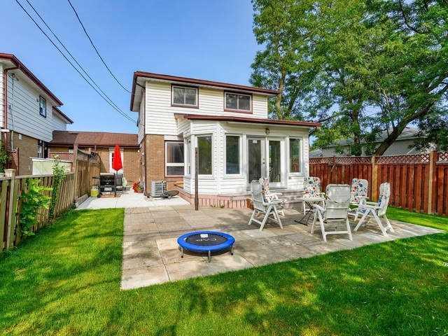 89 Cloverdale Dr, House semidetached with 4 bedrooms, 4 bathrooms and 5 parking in Brampton ON | Image 22