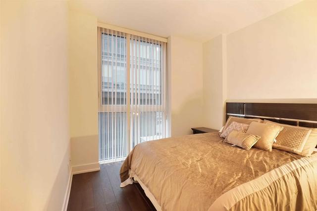 519 - 7 Grenville St, Condo with 1 bedrooms, 2 bathrooms and null parking in Toronto ON | Image 10