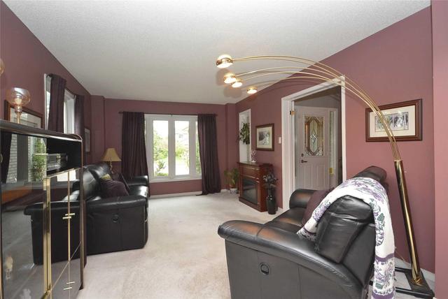 5945 Grossbeak Dr, House detached with 4 bedrooms, 3 bathrooms and 4 parking in Mississauga ON | Image 4