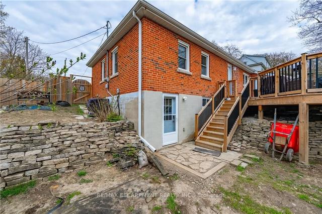 6 Avon Dr, House detached with 2 bedrooms, 1 bathrooms and 4 parking in Hamilton ON | Image 30