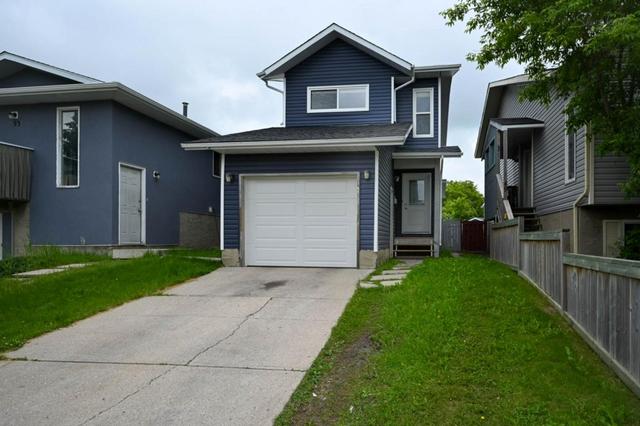 51 Martingrove Place Ne, House detached with 4 bedrooms, 2 bathrooms and 3 parking in Calgary AB | Image 2